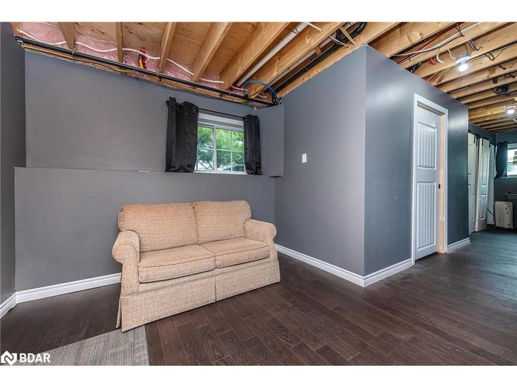 









402187


County Road 15

,
Grand Valley,




ON
L9W 3B5

