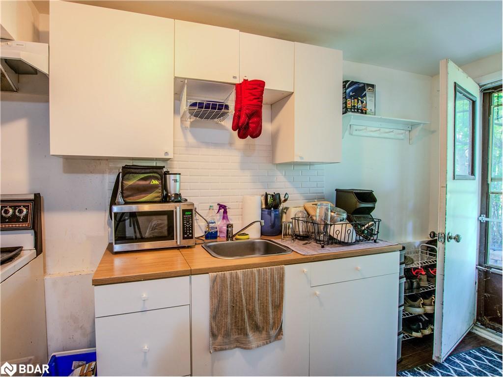 









40


Doris

Drive,
Barrie,




ON
L4N 5L9

