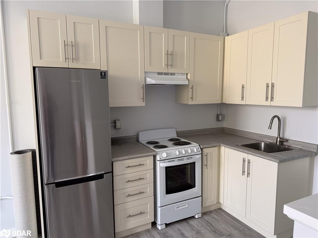 









23


Peter

Street, A,
Orillia,




ON
L3V 5A8

