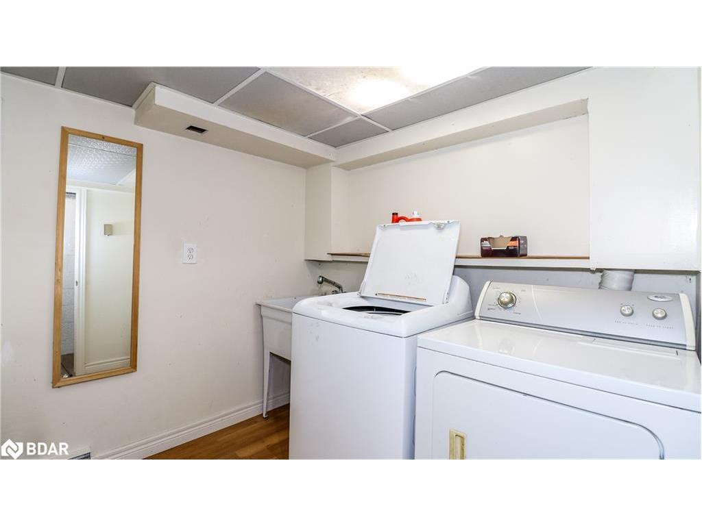 









953


Ridge

Road West,
Oro-Medonte,




ON
L0L 2E0

