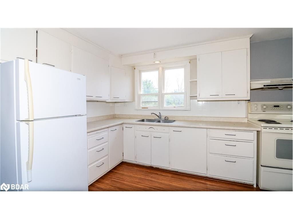 









953


Ridge

Road West,
Oro-Medonte,




ON
L0L 2E0

