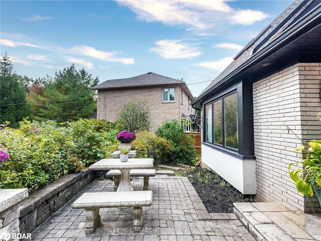 









355


Golf Links

Road,
Ancaster,




ON
L9G 4G6

