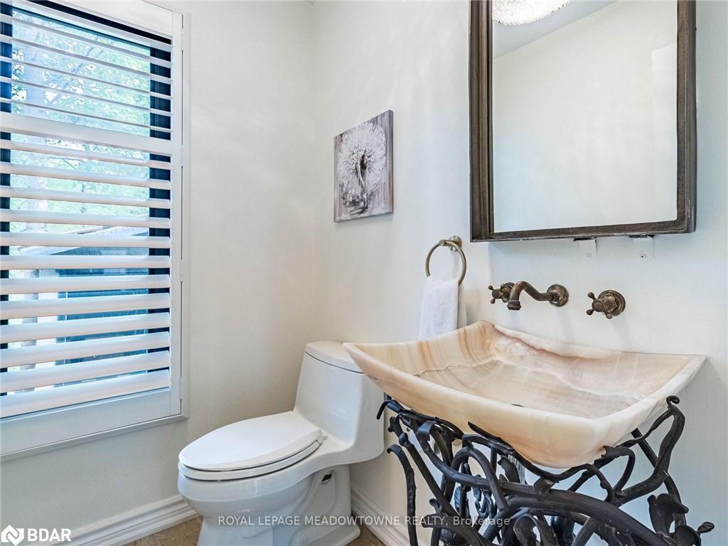 









355


Golf Links

Road,
Ancaster,




ON
L9G 4G6

