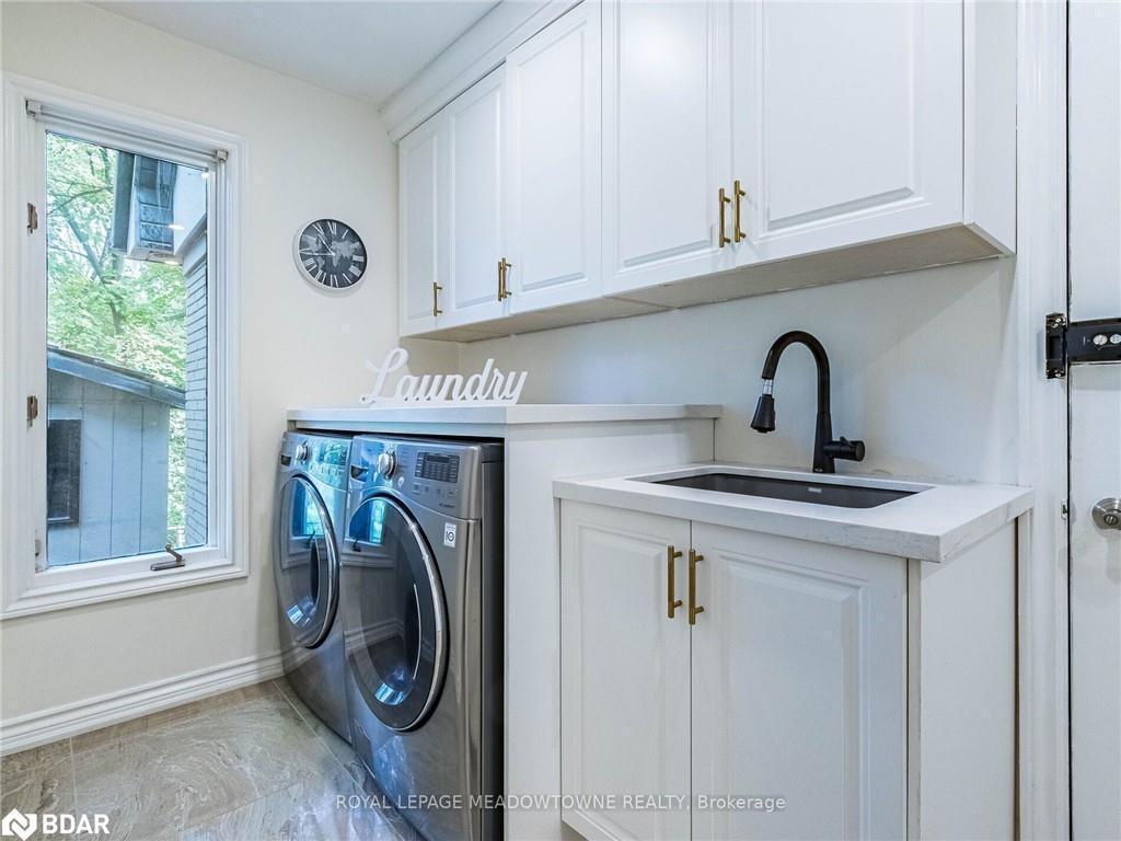 









355


Golf Links

Road,
Ancaster,




ON
L9G 4G6

