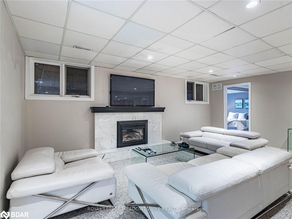









355


Golf Links

Road,
Ancaster,




ON
L9G 4G6

