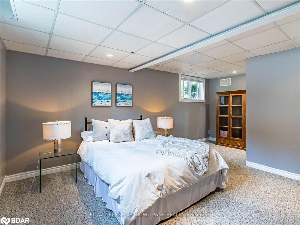 









355


Golf Links

Road,
Ancaster,




ON
L9G 4G6

