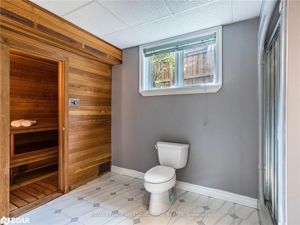 









355


Golf Links

Road,
Ancaster,




ON
L9G 4G6

