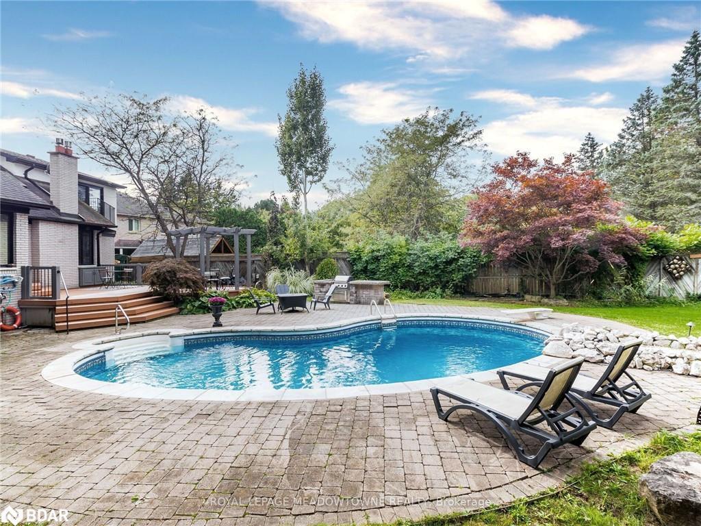 









355


Golf Links

Road,
Ancaster,




ON
L9G 4G6

