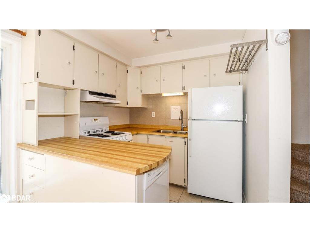









114


Birch View Trail

Trail,
Collingwood,




ON
L9Y 0M2

