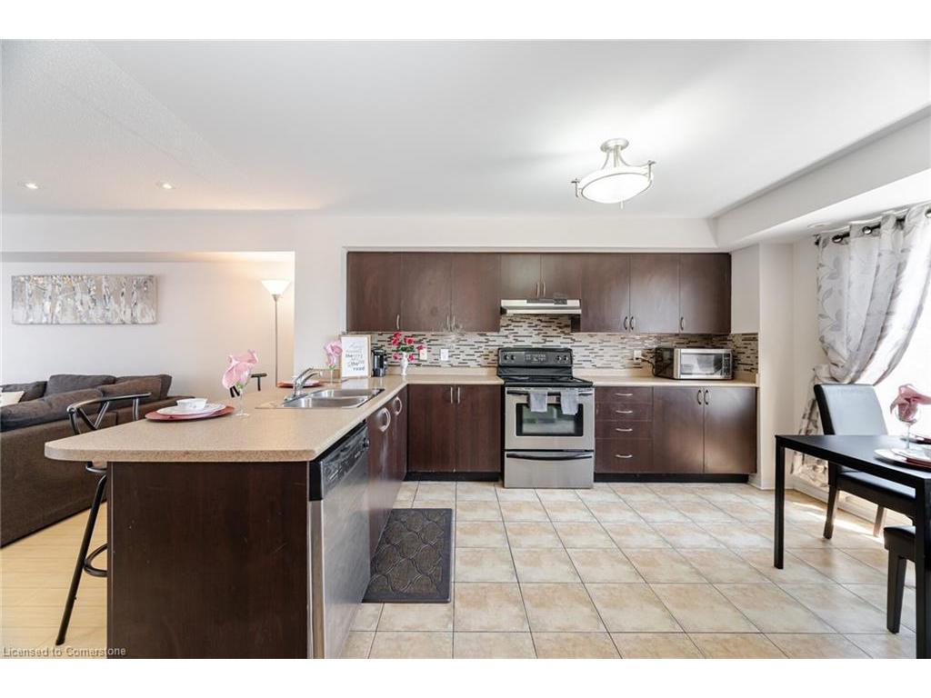 









4855


Half Moon

Grove, 3,
Mississauga,




ON
L5M 8C7


