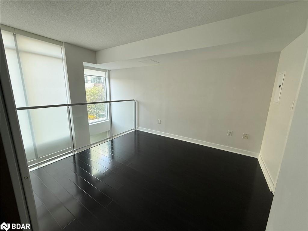 









15


Brunel

Court, 102,
Toronto,




ON
M5V 3Y6

