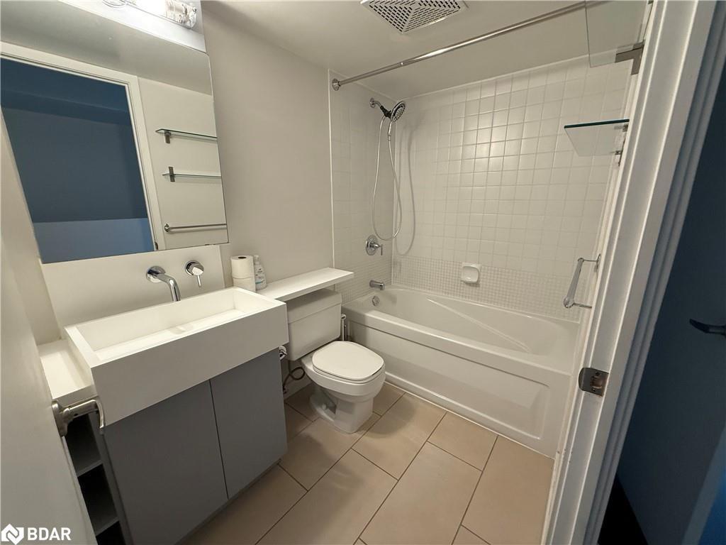 









15


Brunel

Court, 102,
Toronto,




ON
M5V 3Y6

