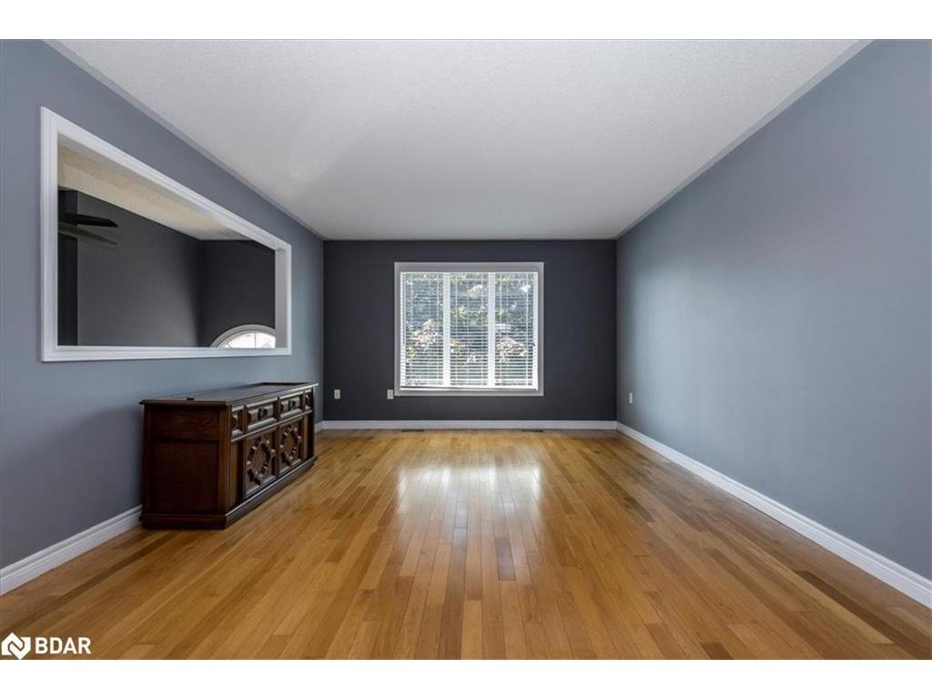 









37


Marsellus

Drive,
Barrie,




ON
L4N 8S6

