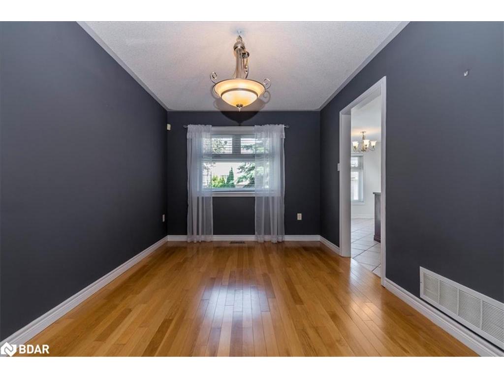 









37


Marsellus

Drive,
Barrie,




ON
L4N 8S6

