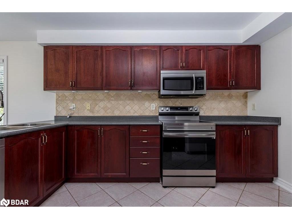 









37


Marsellus

Drive,
Barrie,




ON
L4N 8S6

