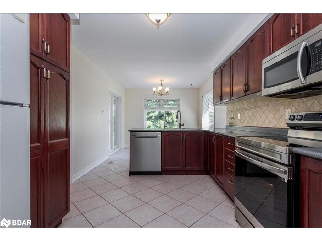 









37


Marsellus

Drive,
Barrie,




ON
L4N 8S6

