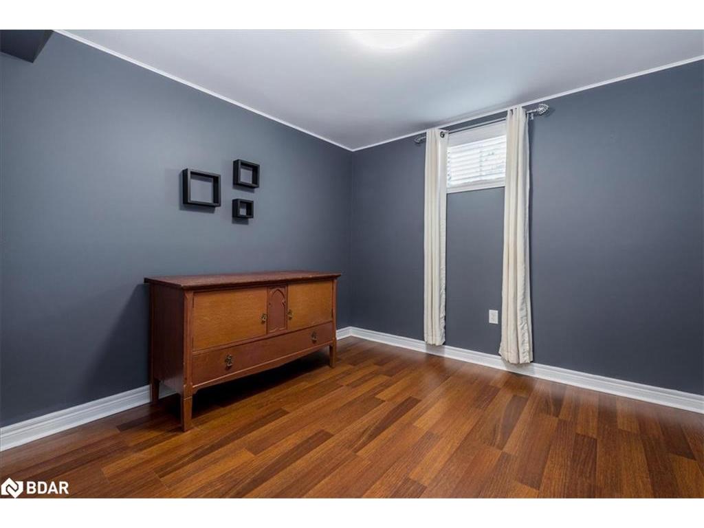 









37


Marsellus

Drive,
Barrie,




ON
L4N 8S6

