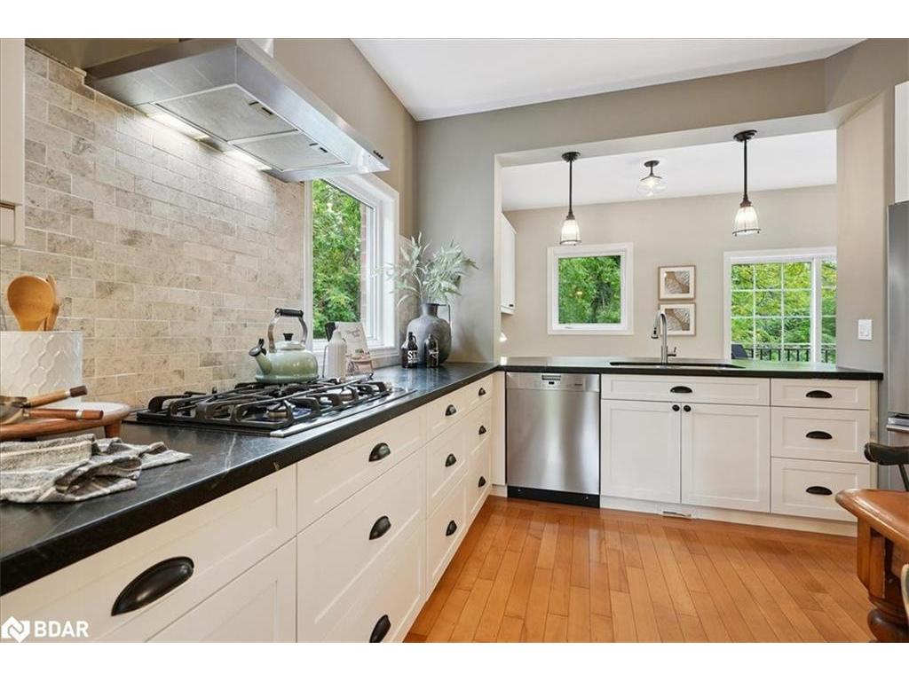 









23


Woodlawn

Court,
Dundas,




ON
L9H 7S2


