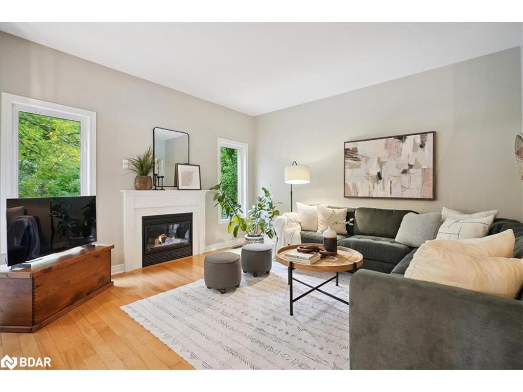 









23


Woodlawn

Court,
Dundas,




ON
L9H 7S2

