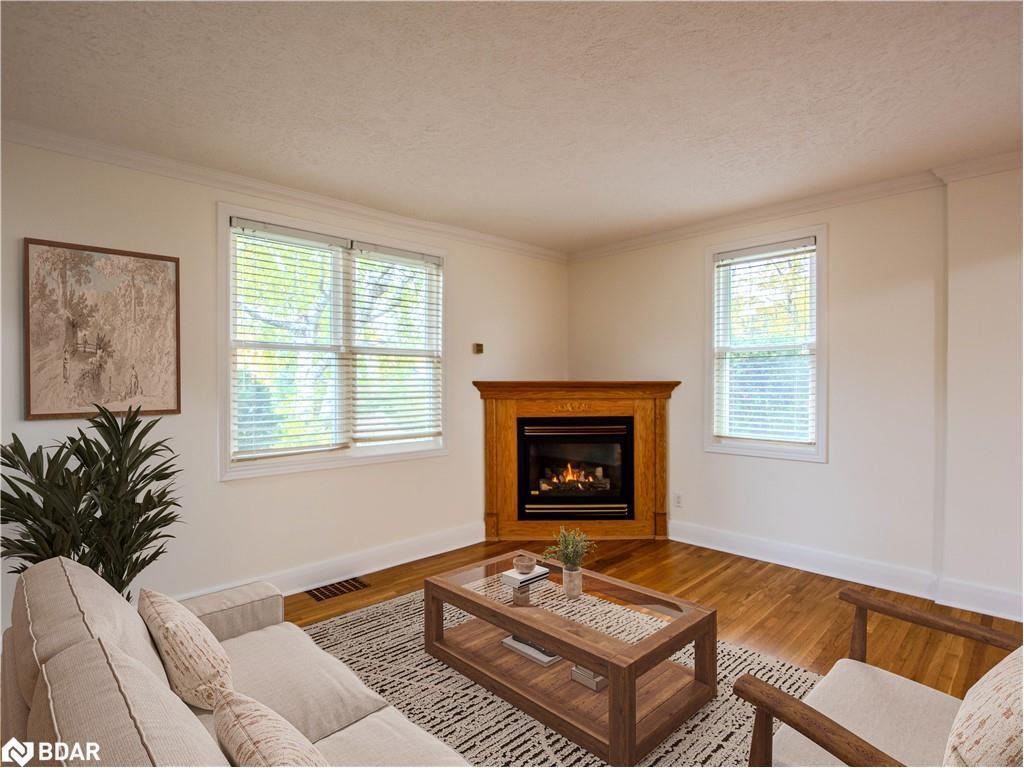 









25


Holgate

Street,
Barrie,




ON
L4N 2T6

