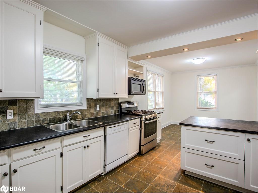 









25


Holgate

Street,
Barrie,




ON
L4N 2T6

