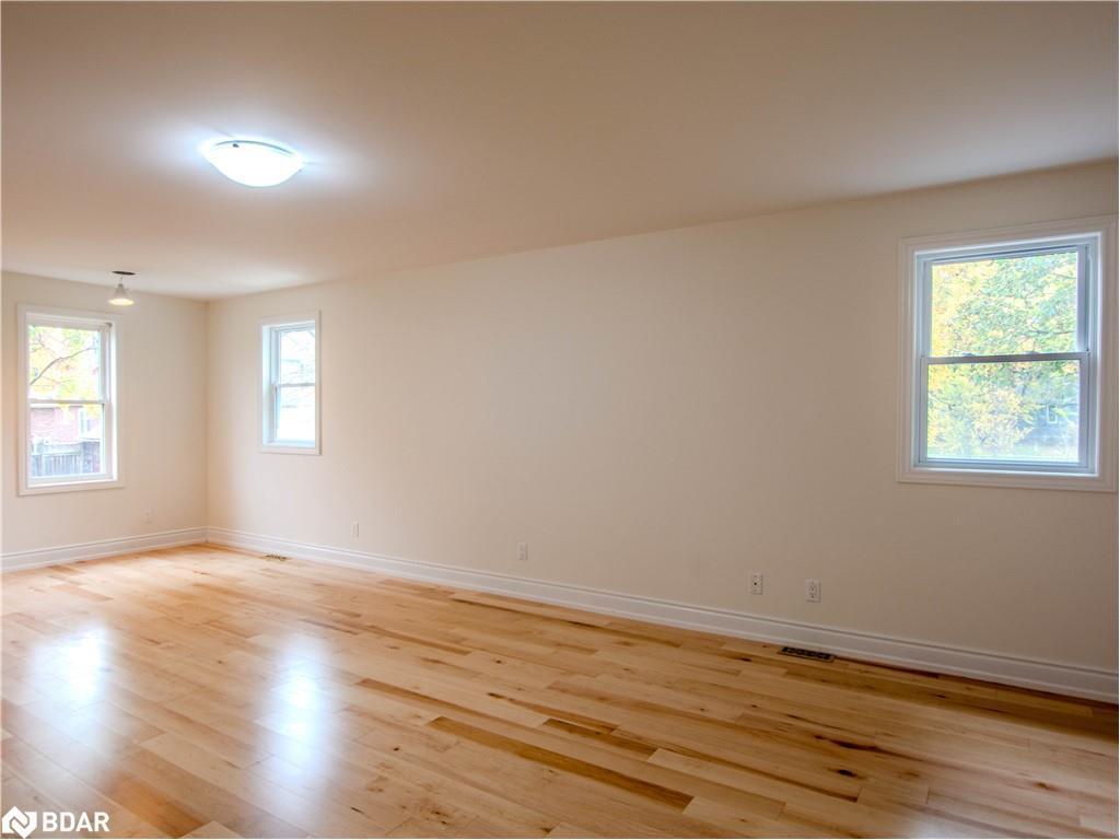 









25


Holgate

Street,
Barrie,




ON
L4N 2T6

