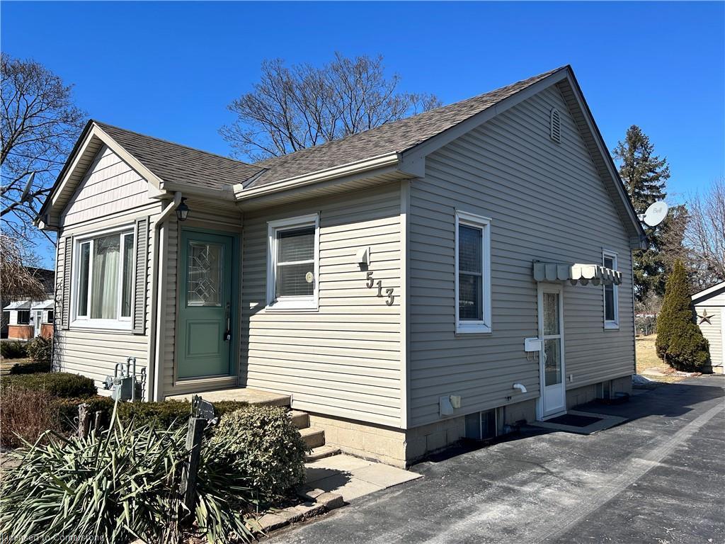 









513


Queensway

Road West,
Simcoe,




ON
N3Y 4R5

