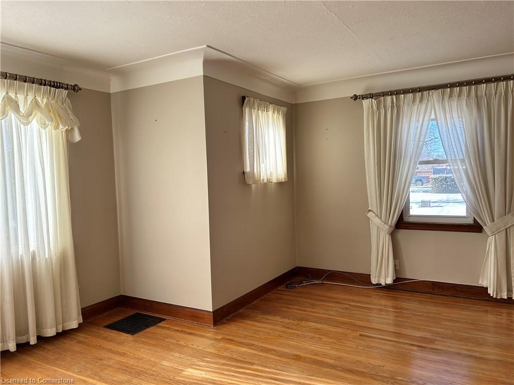 









513


Queensway

Road West,
Simcoe,




ON
N3Y 4R5

