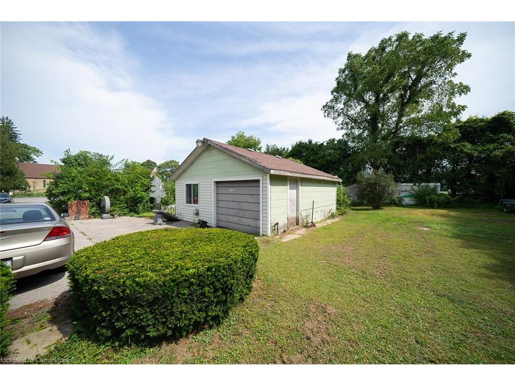









2370


Highway 24 East

,
Simcoe,




ON
N3Y 4K2

