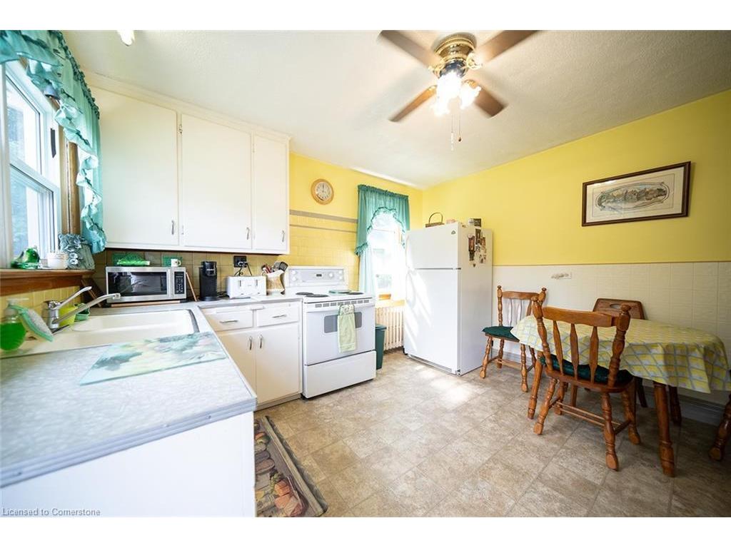 









2370


Highway 24 East

,
Simcoe,




ON
N3Y 4K2

