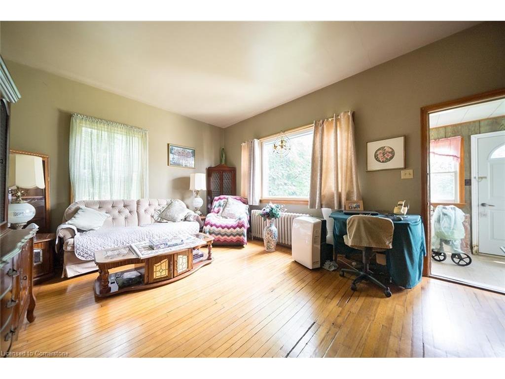 









2370


Highway 24 East

,
Simcoe,




ON
N3Y 4K2

