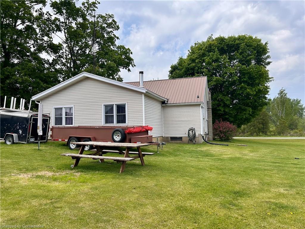 









750


Charlotteville Road 8

,
Simcoe,




ON
N3Y 4K5


