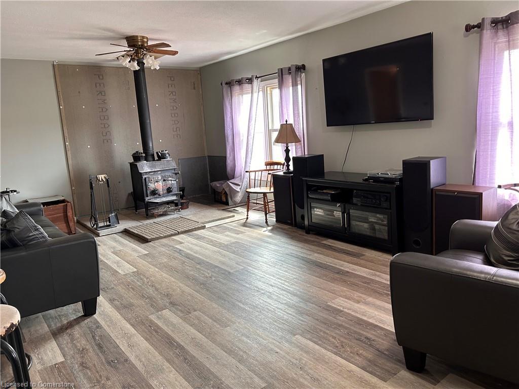 









750


Charlotteville Road 8

,
Simcoe,




ON
N3Y 4K5

