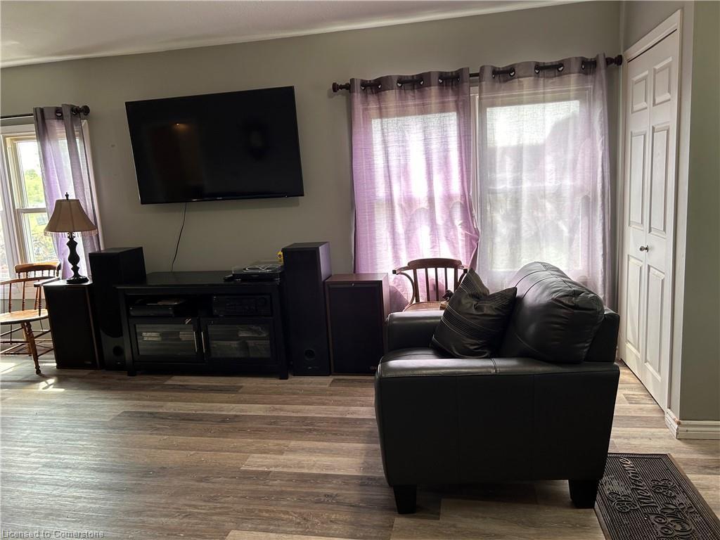 









750


Charlotteville Road 8

,
Simcoe,




ON
N3Y 4K5

