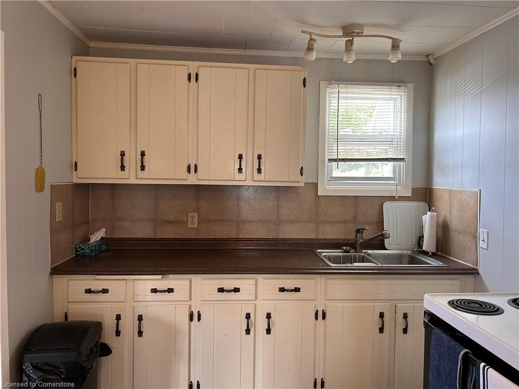 









750


Charlotteville Road 8

,
Simcoe,




ON
N3Y 4K5

