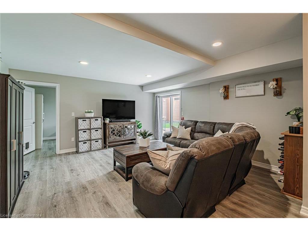 









992


Windham Centre

Road, 8,
Windham Centre,




ON
N0E 2A0

