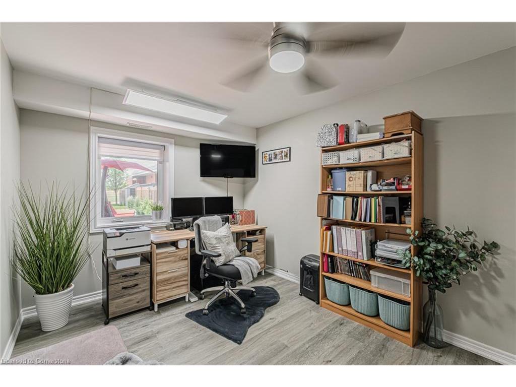 









992


Windham Centre

Road, 8,
Windham Centre,




ON
N0E 2A0

