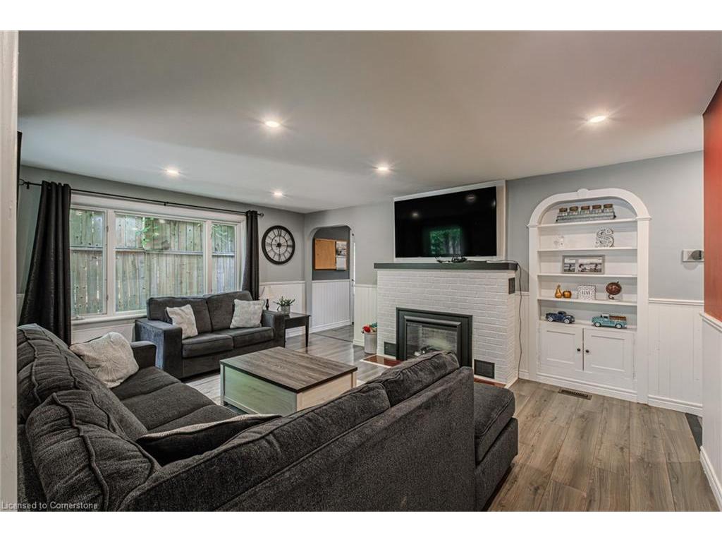 









258


Norfolk

Avenue,
Delhi,




ON
N4B 2N3

