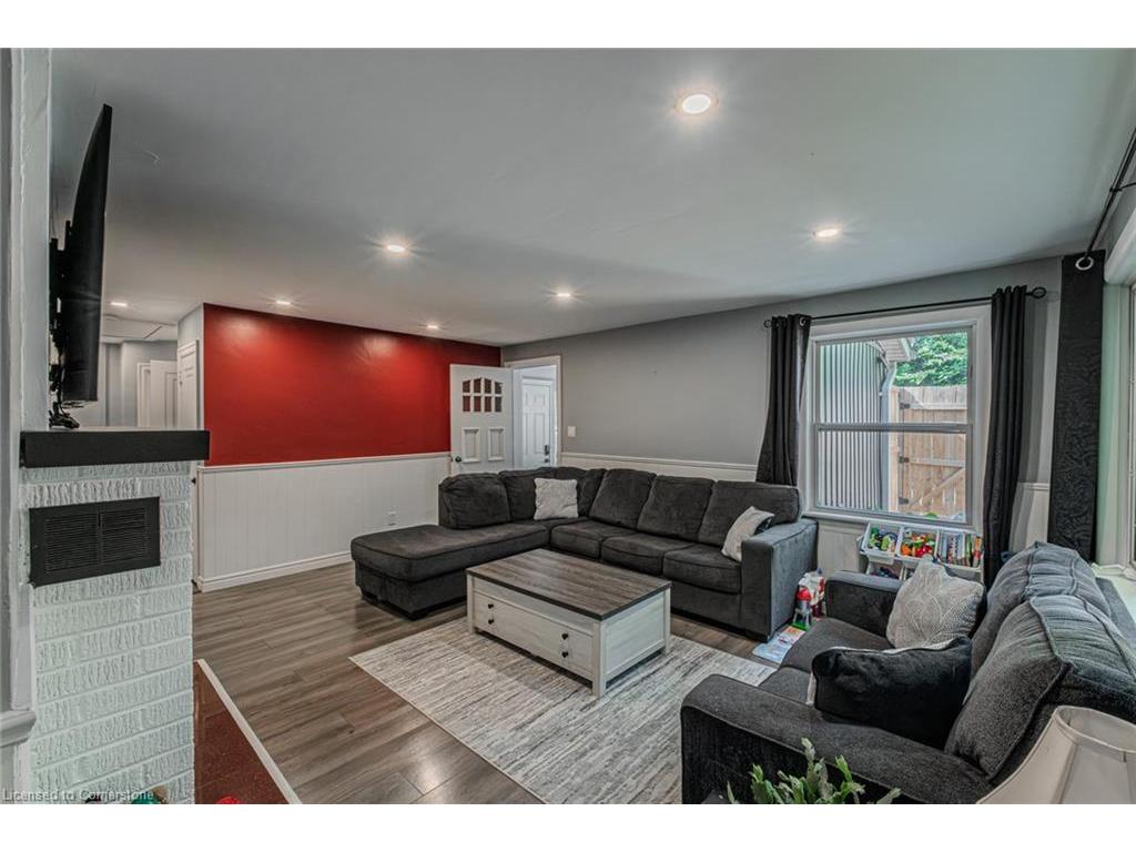 









258


Norfolk

Avenue,
Delhi,




ON
N4B 2N3

