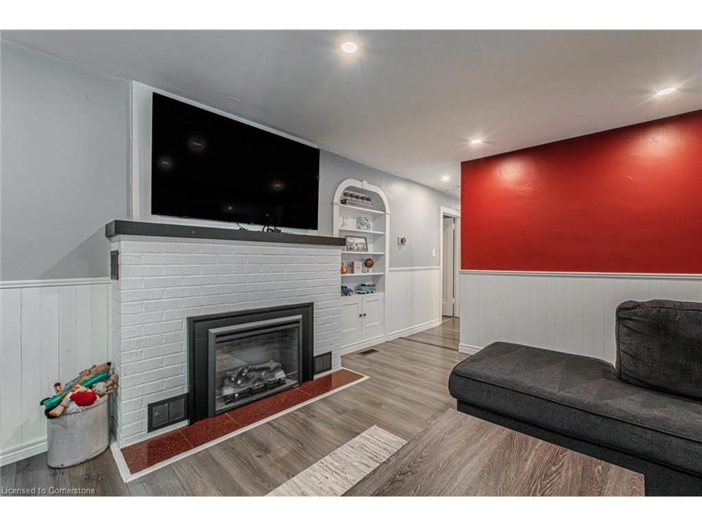 









258


Norfolk

Avenue,
Delhi,




ON
N4B 2N3

