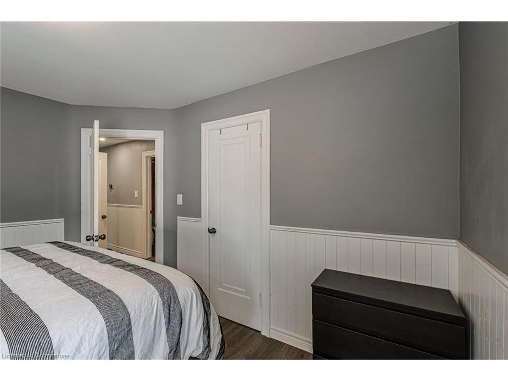 









258


Norfolk

Avenue,
Delhi,




ON
N4B 2N3

