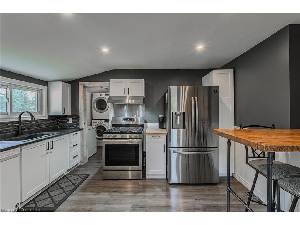 









258


Norfolk

Avenue,
Delhi,




ON
N4B 2N3

