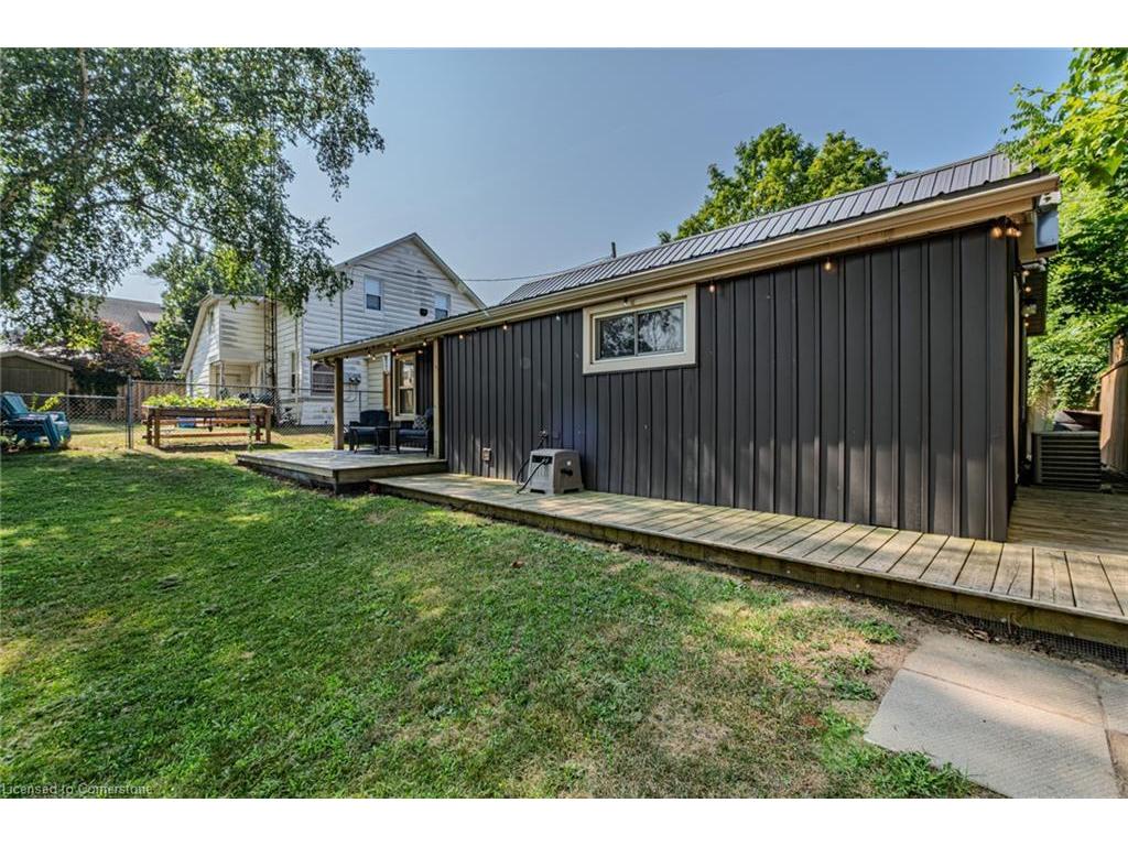 









258


Norfolk

Avenue,
Delhi,




ON
N4B 2N3

