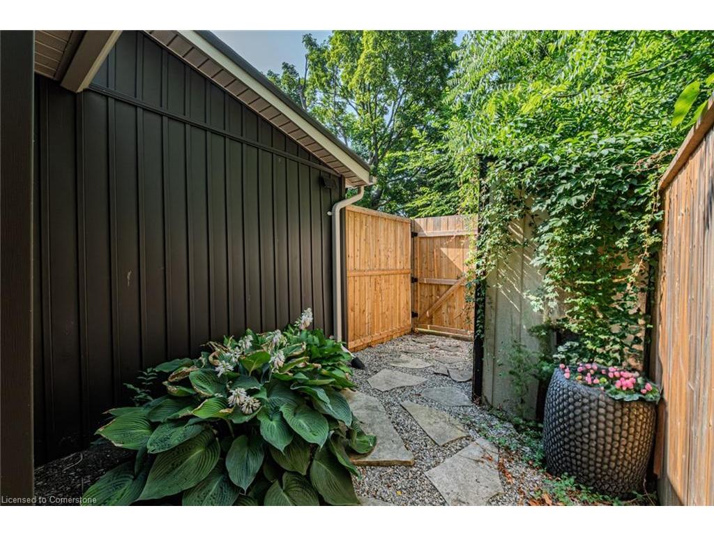 









258


Norfolk

Avenue,
Delhi,




ON
N4B 2N3


