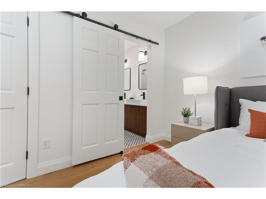 









166


St George

Street,
Brantford,




ON
N3R 1V8

