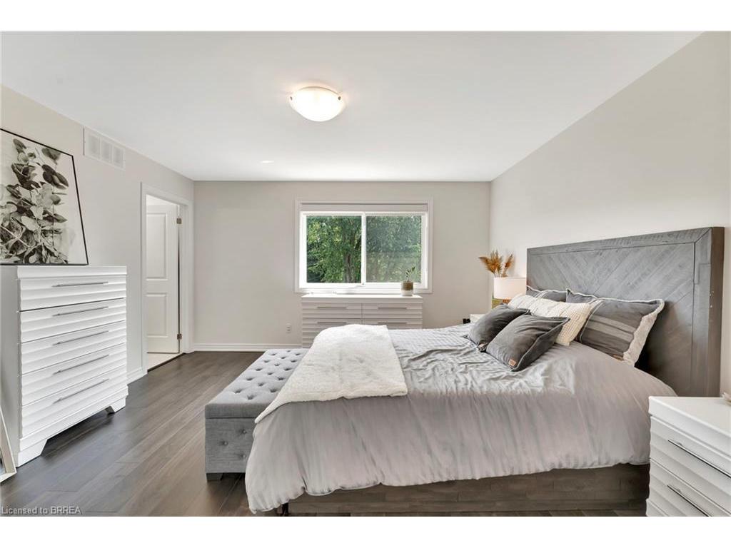 









263


Owen

Street,
Simcoe,




ON
N3Y 2V3

