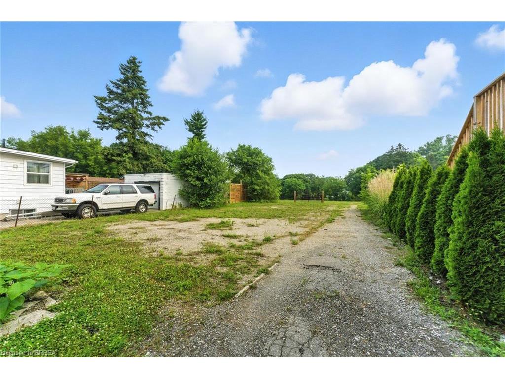 









155 1/2


Terrace Hill

Street,
Brantford,







ON
N3R 1G5

