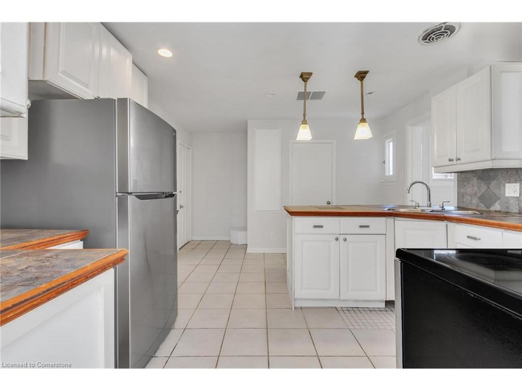 









8


Duff

Street,
Hamilton,




ON
L9C 1A7

