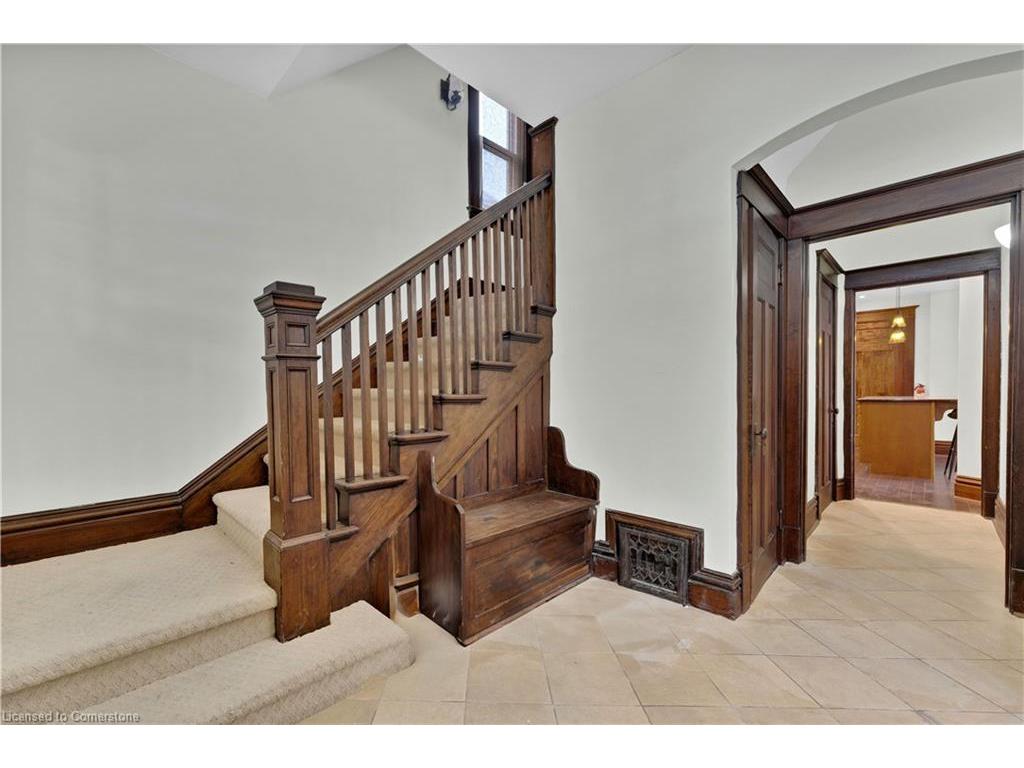 









217


Earl

Street,
Ingersoll,




ON
N5C 2X2


