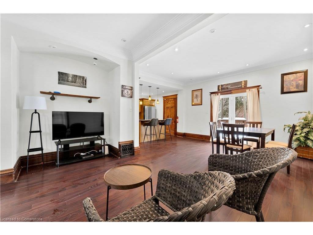 









217


Earl

Street,
Ingersoll,




ON
N5C 2X2


